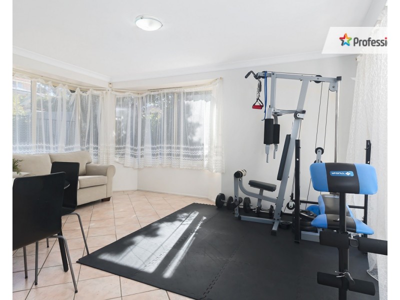 26 Niland Way, Casula NSW 2170