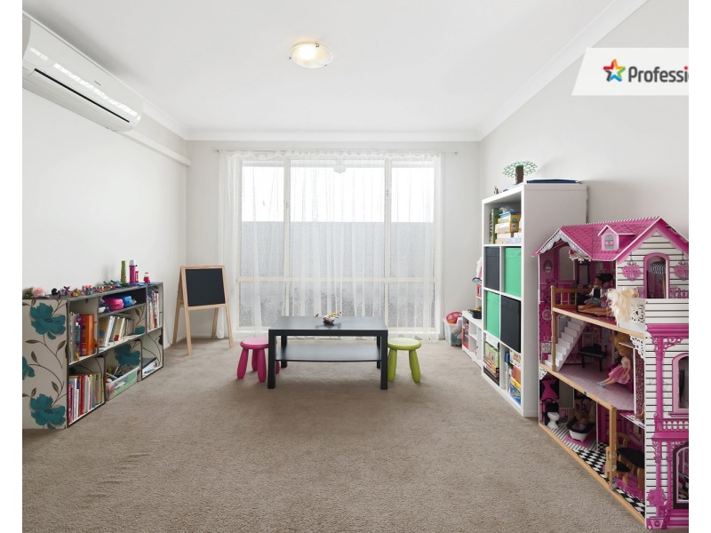 26 Niland Way, Casula NSW 2170