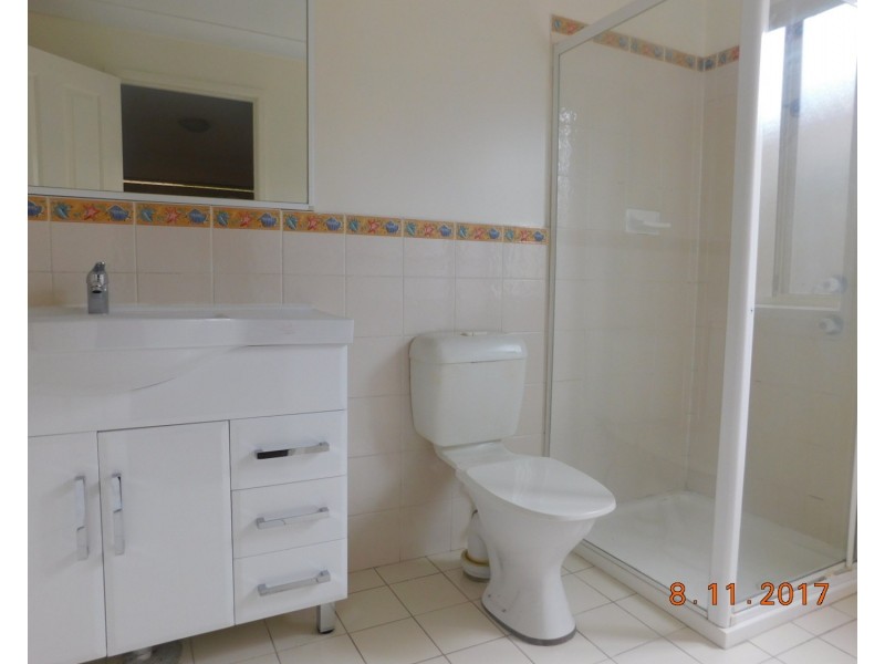 11 Erin Place, Casula NSW 2170