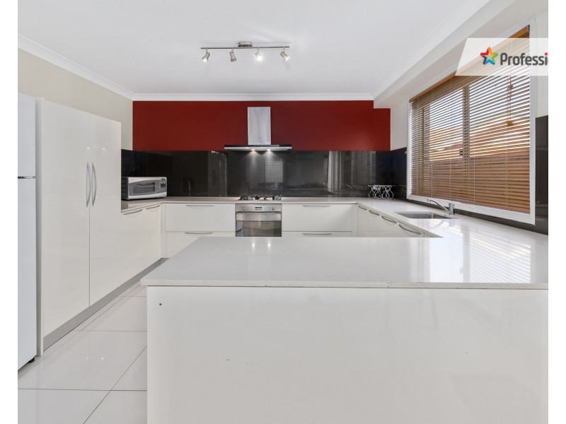 8 Idriess Place, Casula NSW 2170
