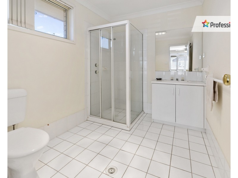 8 Idriess Place, Casula NSW 2170