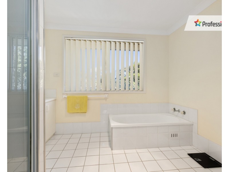 8 Idriess Place, Casula NSW 2170