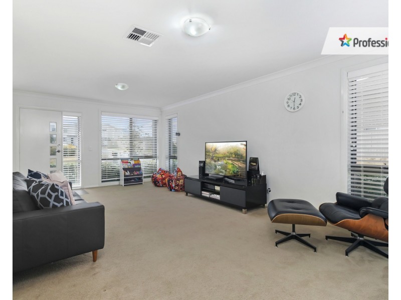 29A Northampton Drive, Glenfield NSW 2167