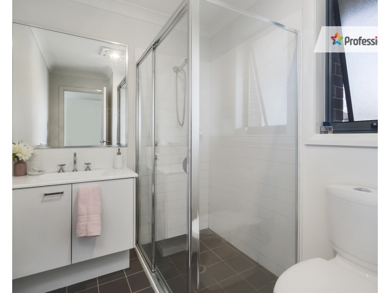 29A Northampton Drive, Glenfield NSW 2167