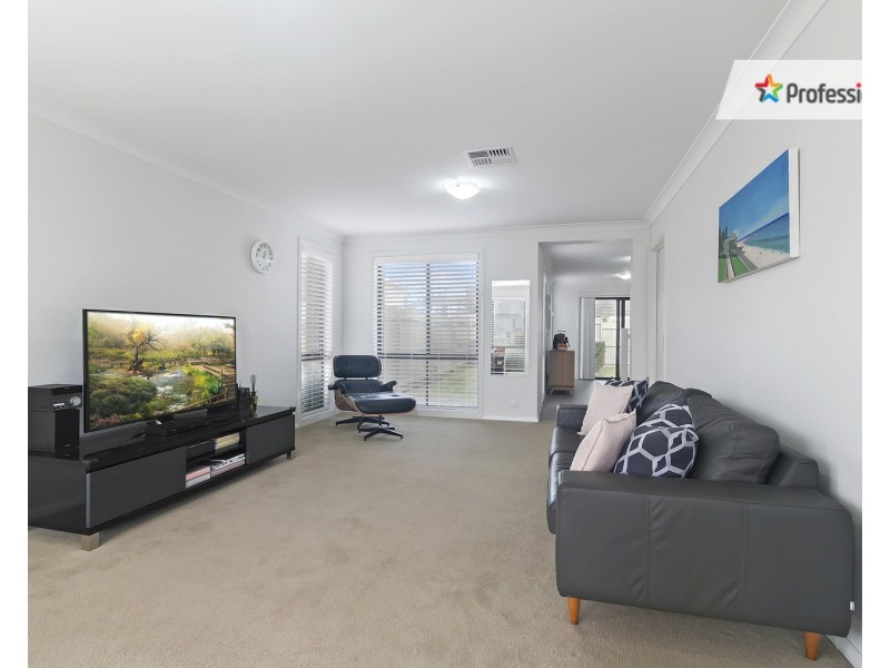 29A Northampton Drive, Glenfield NSW 2167