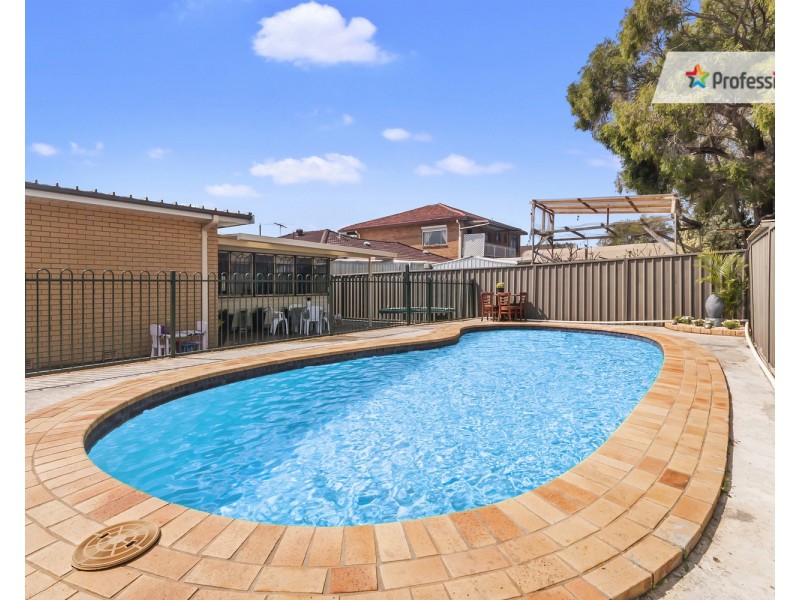 9 Grose Avenue, Lurnea NSW 2170