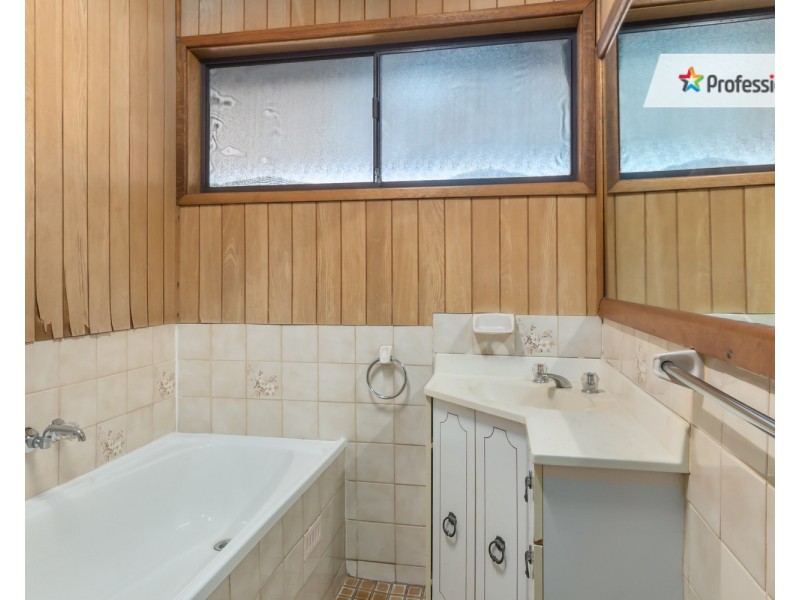 42 Grove Street, Casula NSW 2170