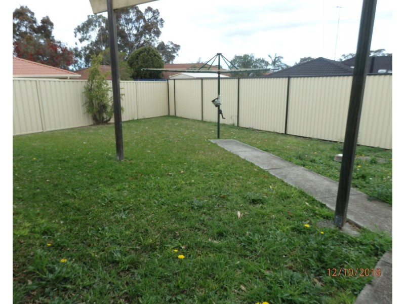 1/4 Durack Place, Casula NSW 2170