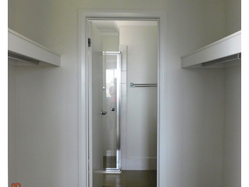 6 Matilda Lane, Glenfield NSW 2167