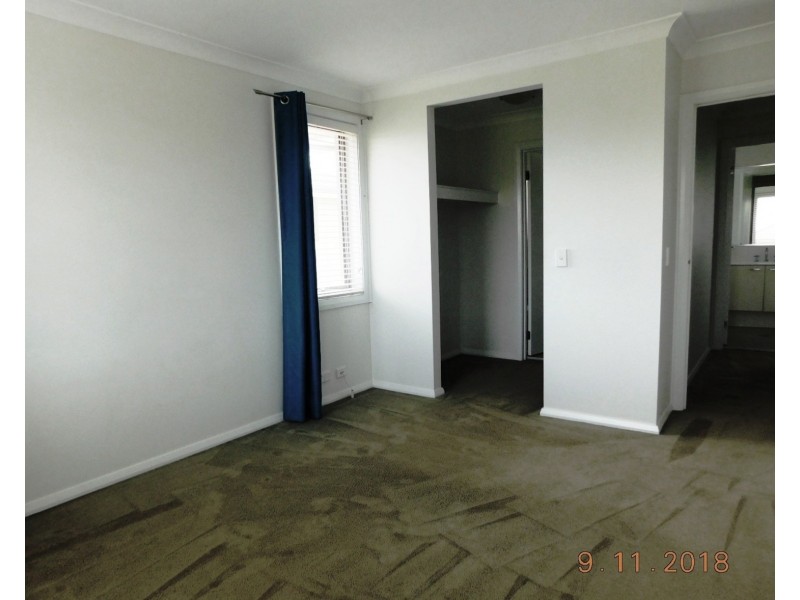 6 Matilda Lane, Glenfield NSW 2167