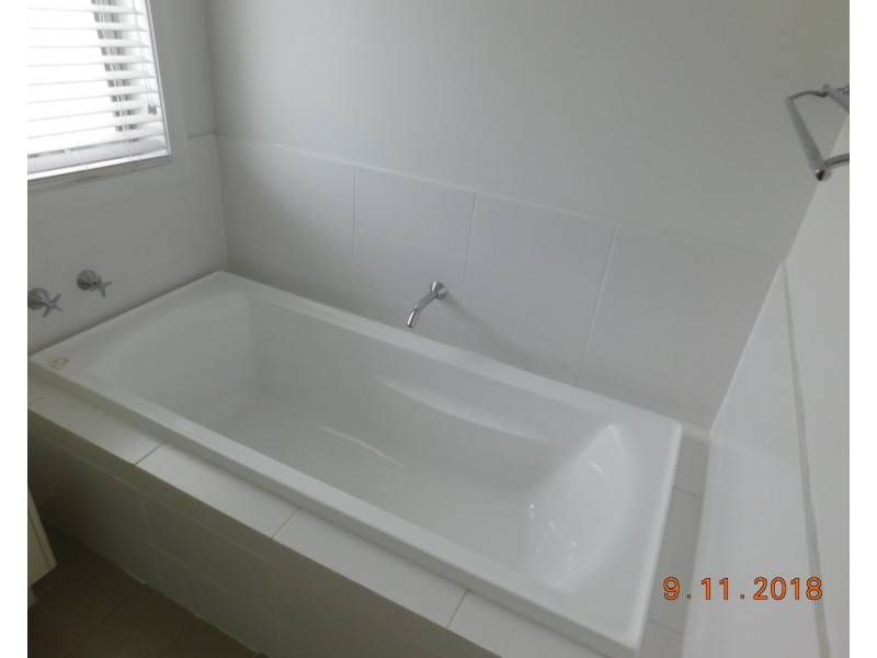 6 Matilda Lane, Glenfield NSW 2167