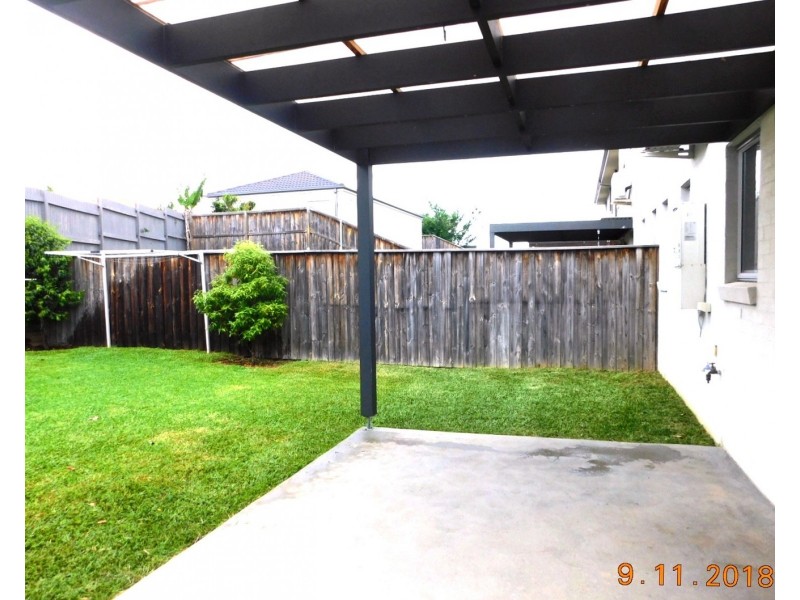 6 Matilda Lane, Glenfield NSW 2167