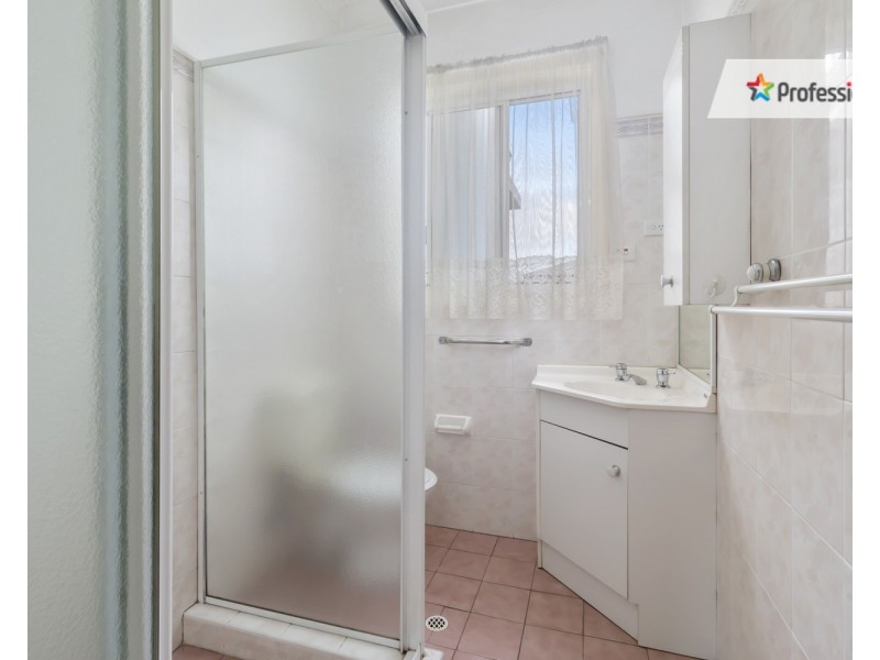 8 Macdonald Avenue, Lurnea NSW 2170