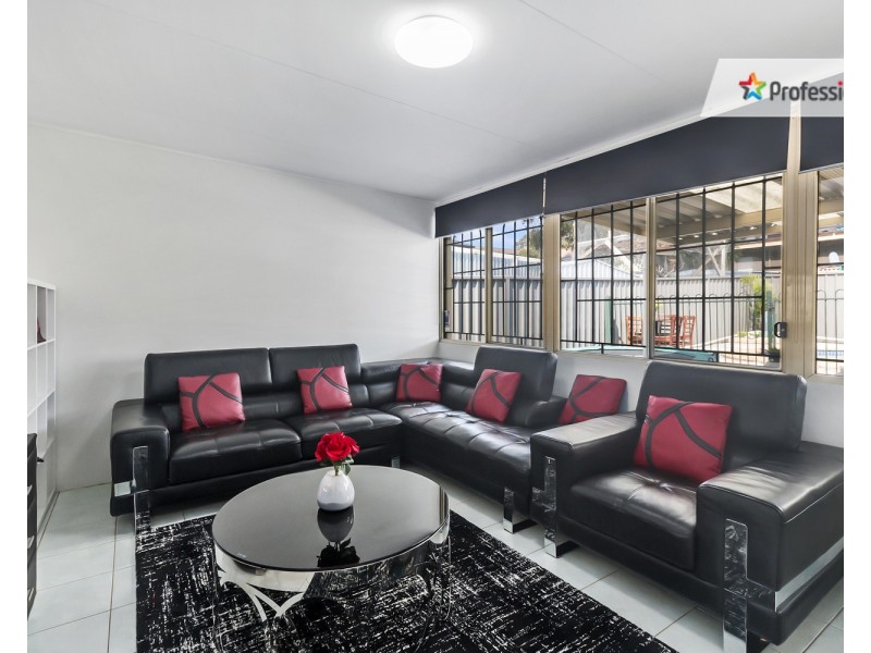 9 Grose Avenue, Lurnea NSW 2170