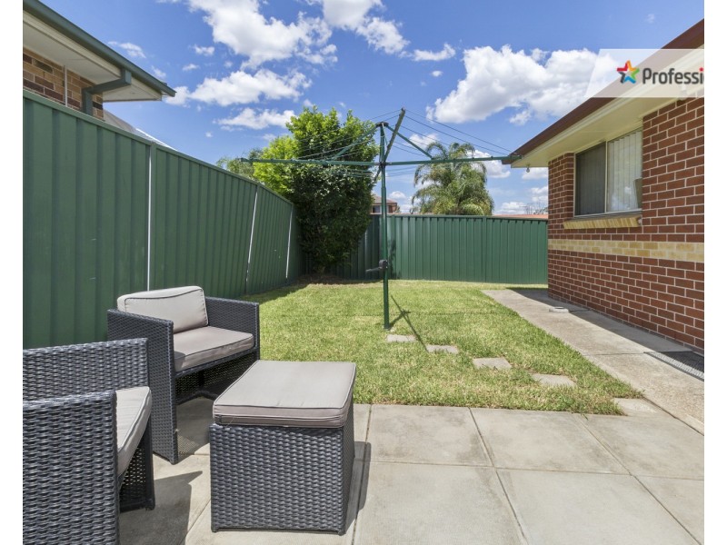 1 Yarra Place, Prestons NSW 2170