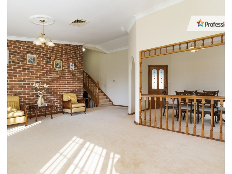 4 Doomben Close, Casula NSW 2170
