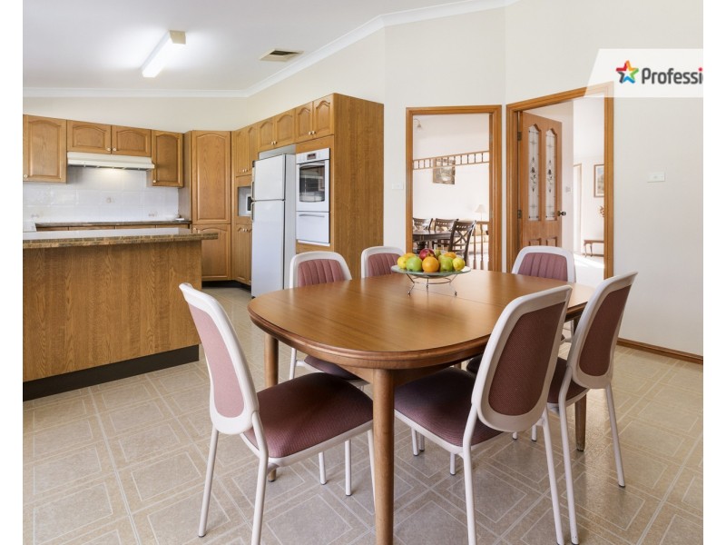 4 Doomben Close, Casula NSW 2170