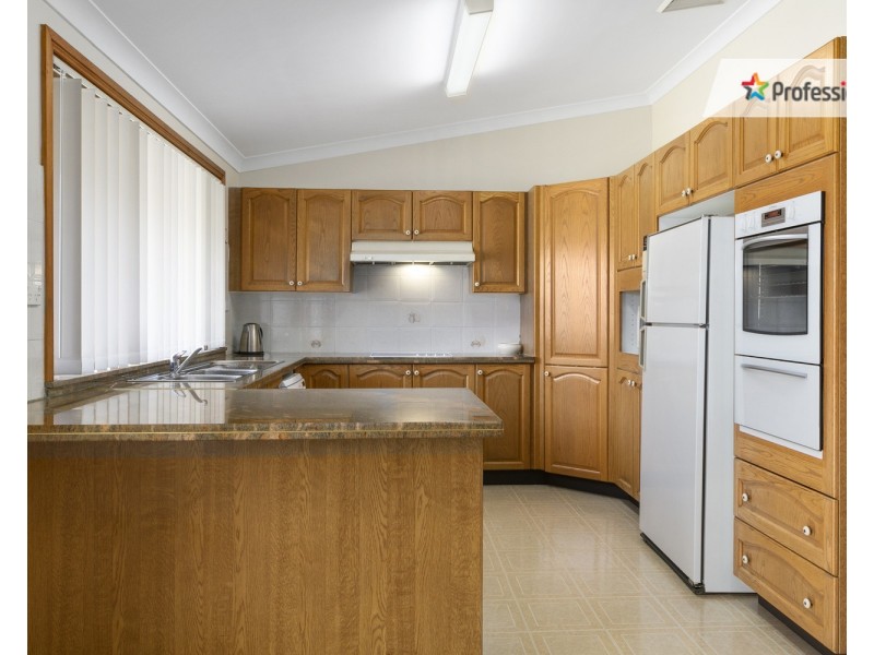 4 Doomben Close, Casula NSW 2170