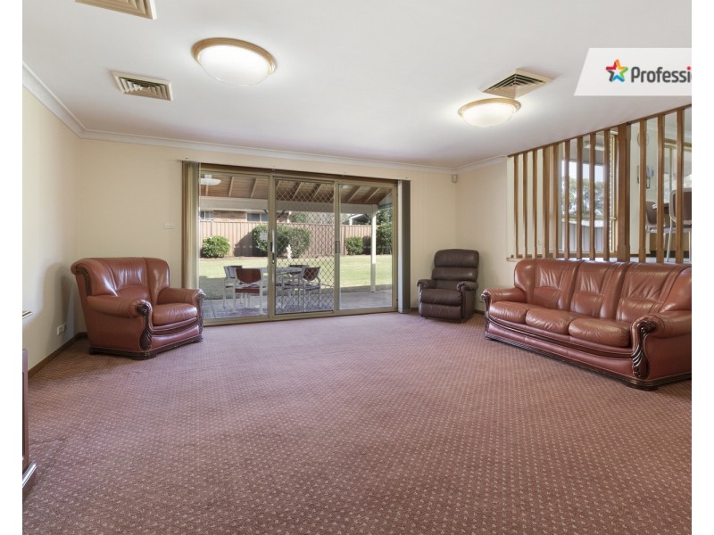 4 Doomben Close, Casula NSW 2170