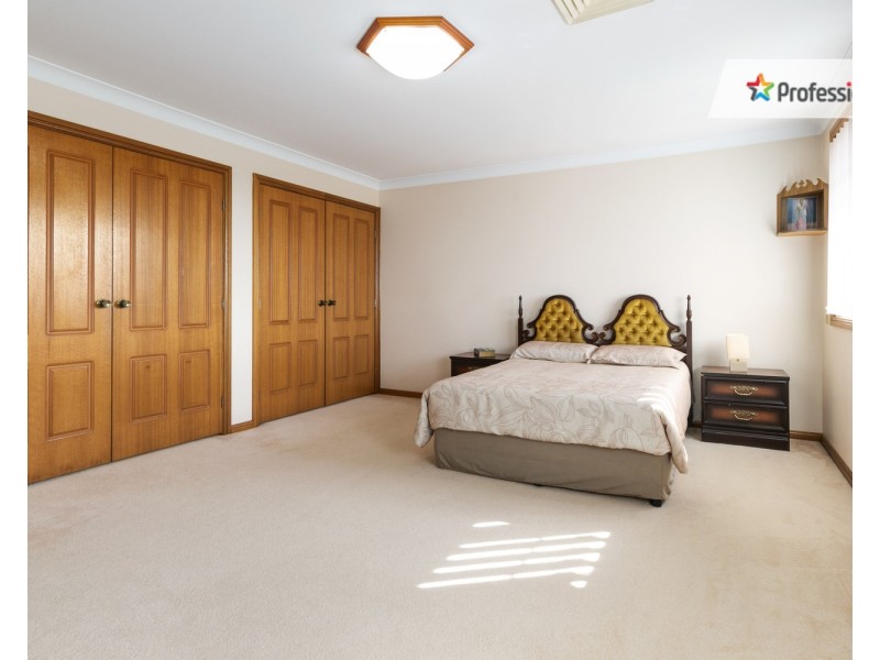 4 Doomben Close, Casula NSW 2170