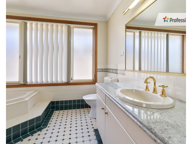 4 Doomben Close, Casula NSW 2170