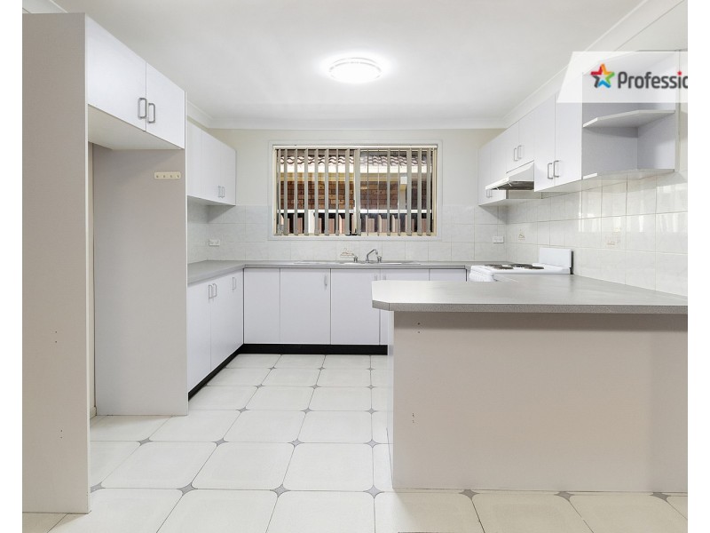 1/52 Kendall Drive, Casula NSW 2170