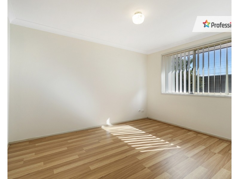 1/52 Kendall Drive, Casula NSW 2170