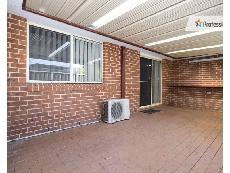 1/52 Kendall Drive, Casula NSW 2170