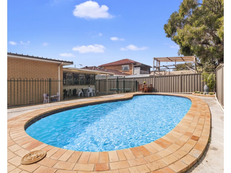 9 Grose Avenue, Lurnea NSW 2170