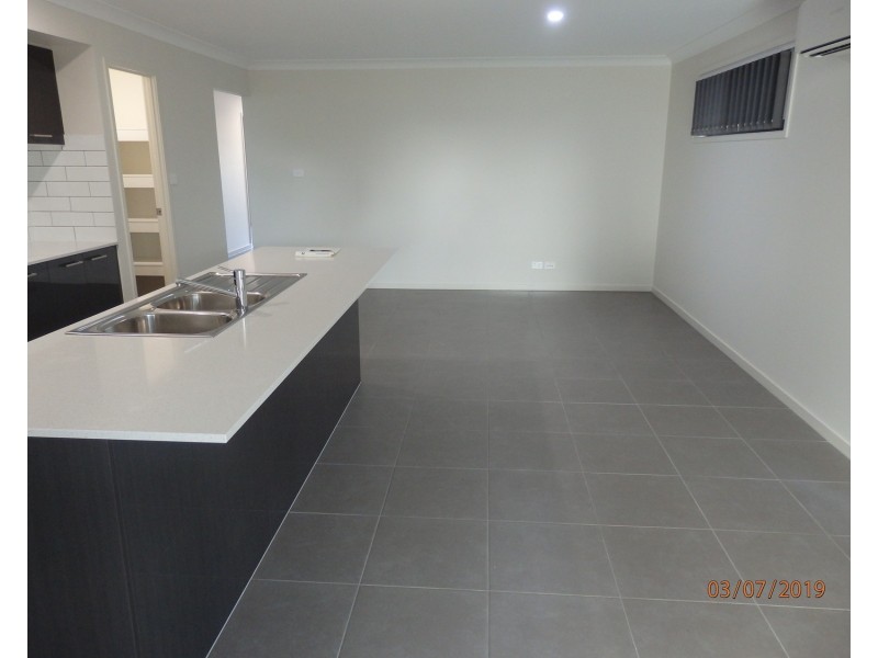 52 Arkley Avenue, Claymore NSW 2559