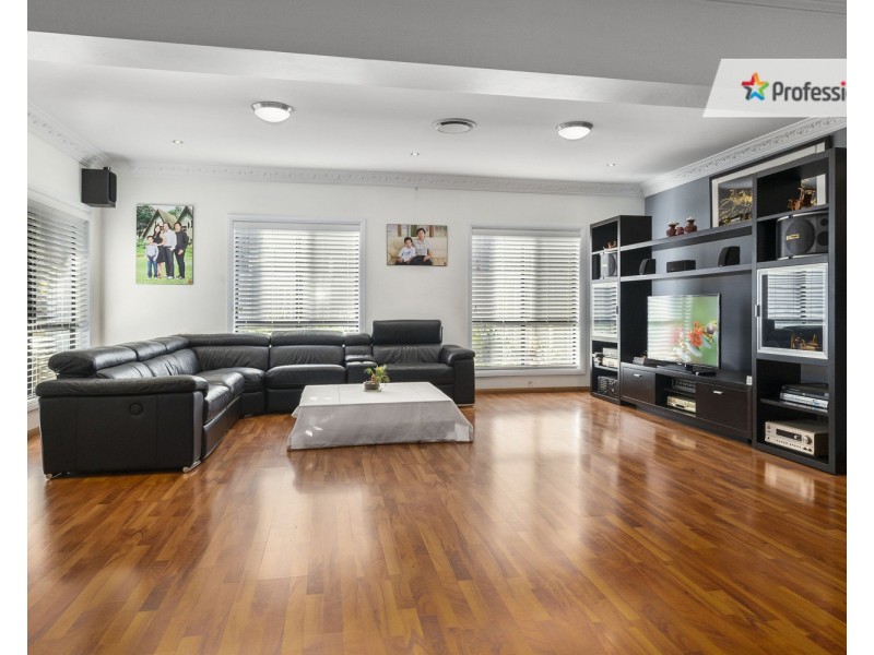 30 Chrysanthemum Avenue, Lurnea NSW 2170
