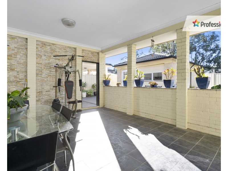 30 Chrysanthemum Avenue, Lurnea NSW 2170
