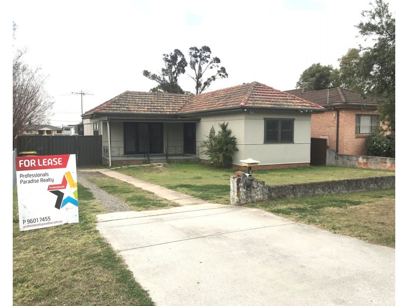 3 Blackwood Avenue, Casula NSW 2170