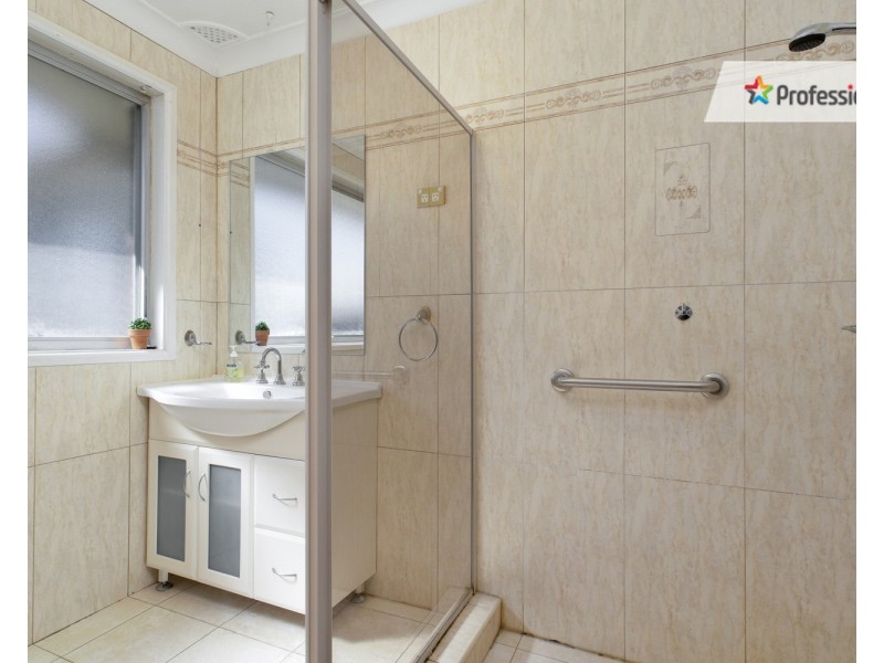 20 Jacaranda Crescent, Casula NSW 2170