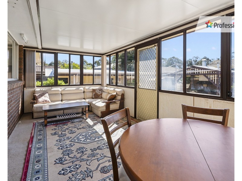 20 Jacaranda Crescent, Casula NSW 2170