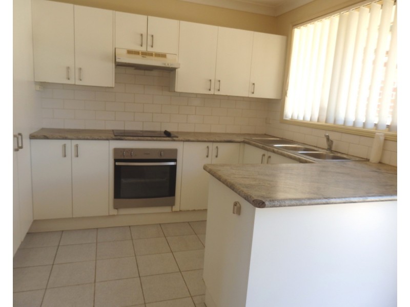 1/182-184 Leacocks Lane, Casula NSW 2170