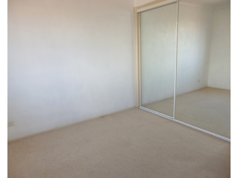 1/182-184 Leacocks Lane, Casula NSW 2170