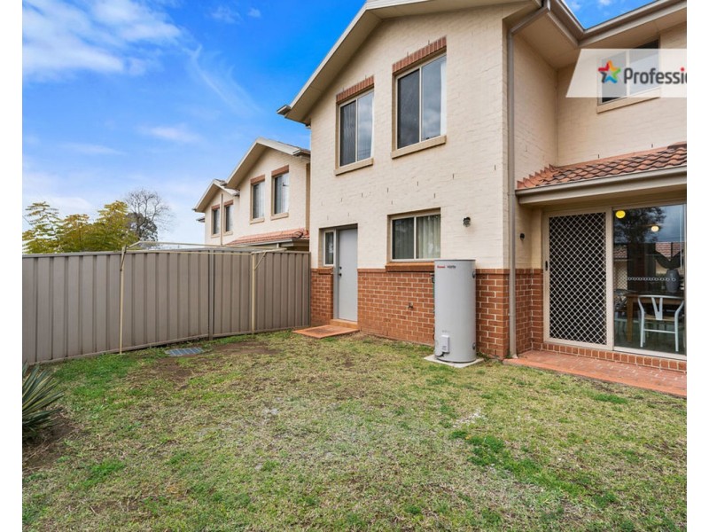 1/12 Pine Road, Casula NSW 2170