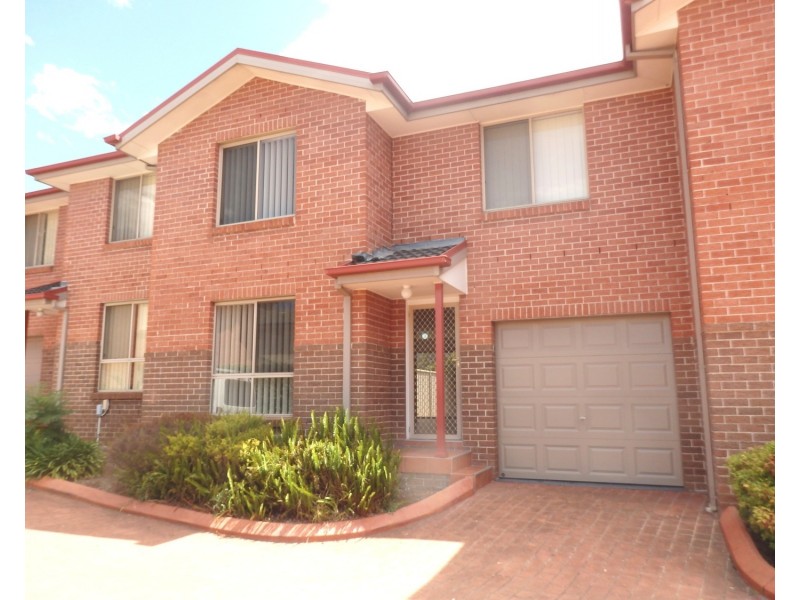 10/14 Pine Road, Casula NSW 2170