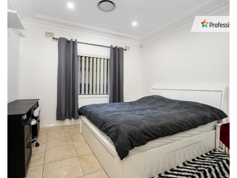 122-124 Graham Avenue, Lurnea NSW 2170