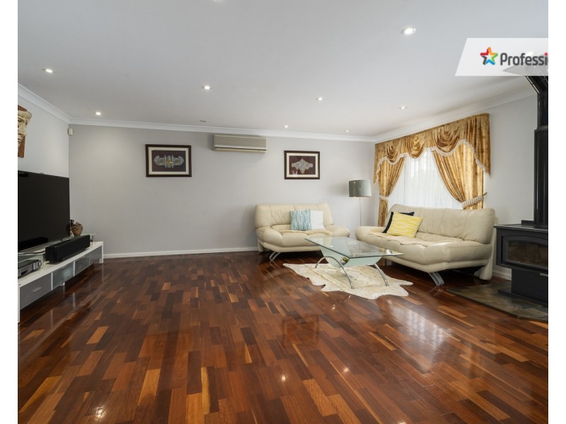 1 Jockey Close, Casula NSW 2170