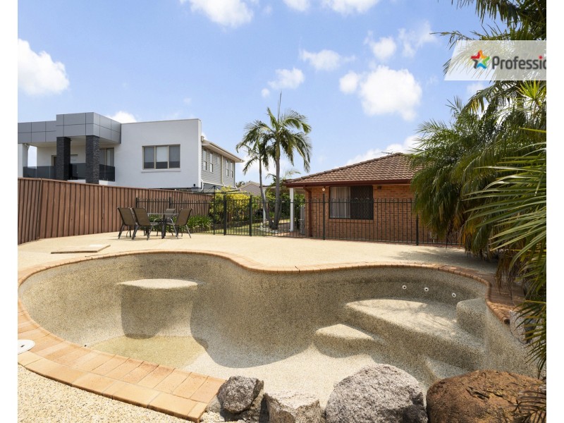 1 Jockey Close, Casula NSW 2170