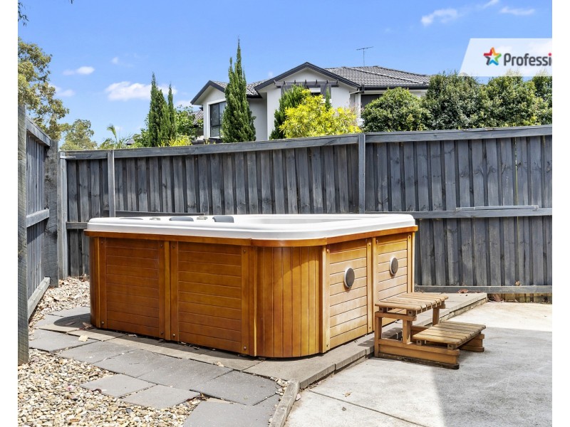 10 Watling Avenue, West Hoxton NSW 2171