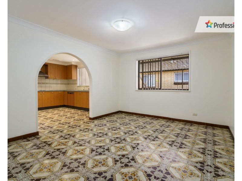 13 Demeyrick Avenue, Casula NSW 2170