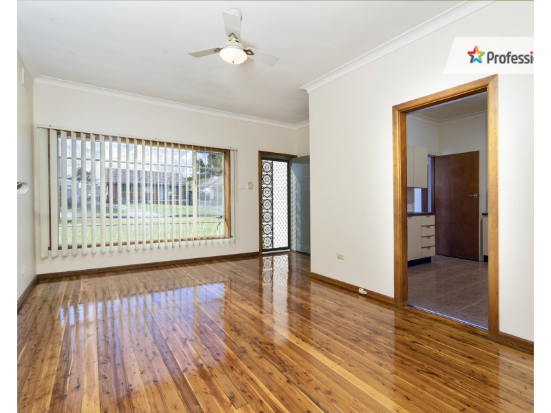 98 Fitzpatrick Crescent, Casula NSW 2170
