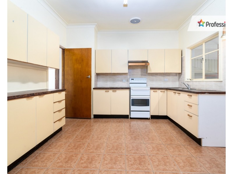 98 Fitzpatrick Crescent, Casula NSW 2170