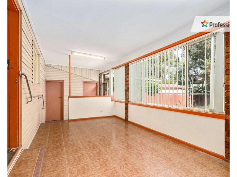 98 Fitzpatrick Crescent, Casula NSW 2170