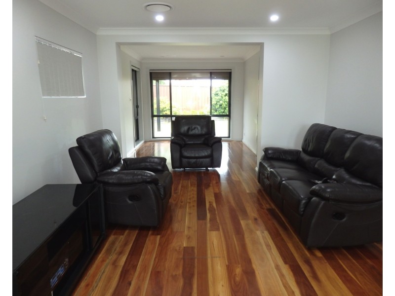 11 Roth Street, Casula NSW 2170