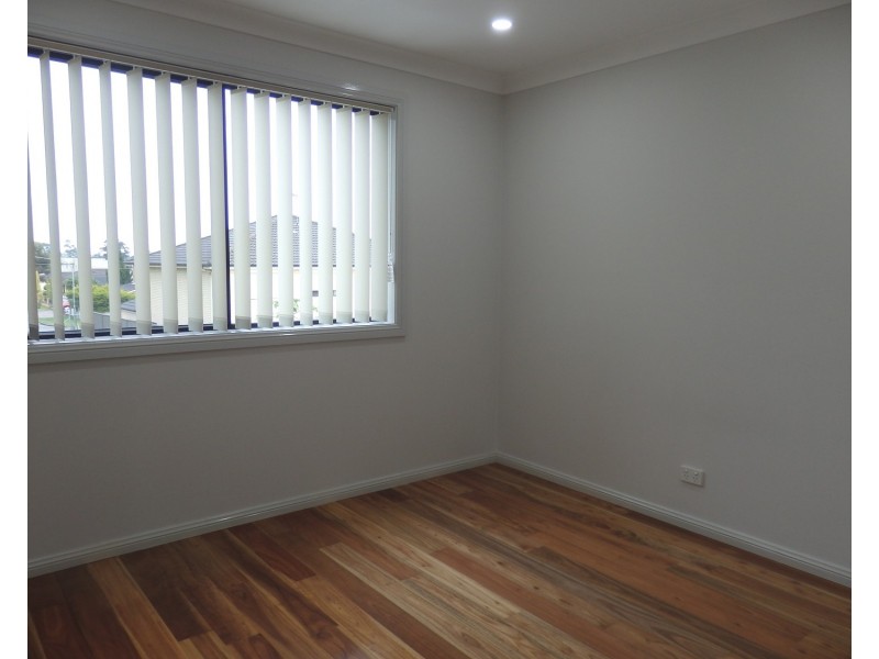 11 Roth Street, Casula NSW 2170