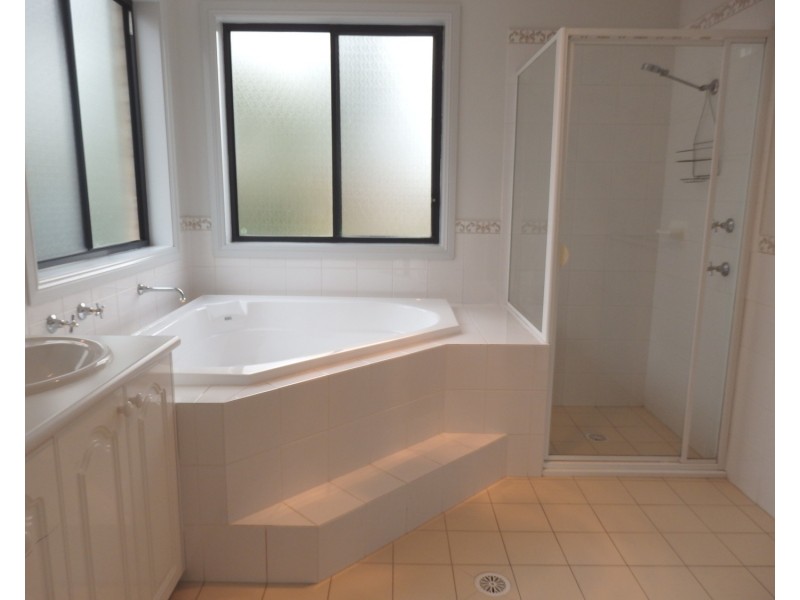 11 Roth Street, Casula NSW 2170